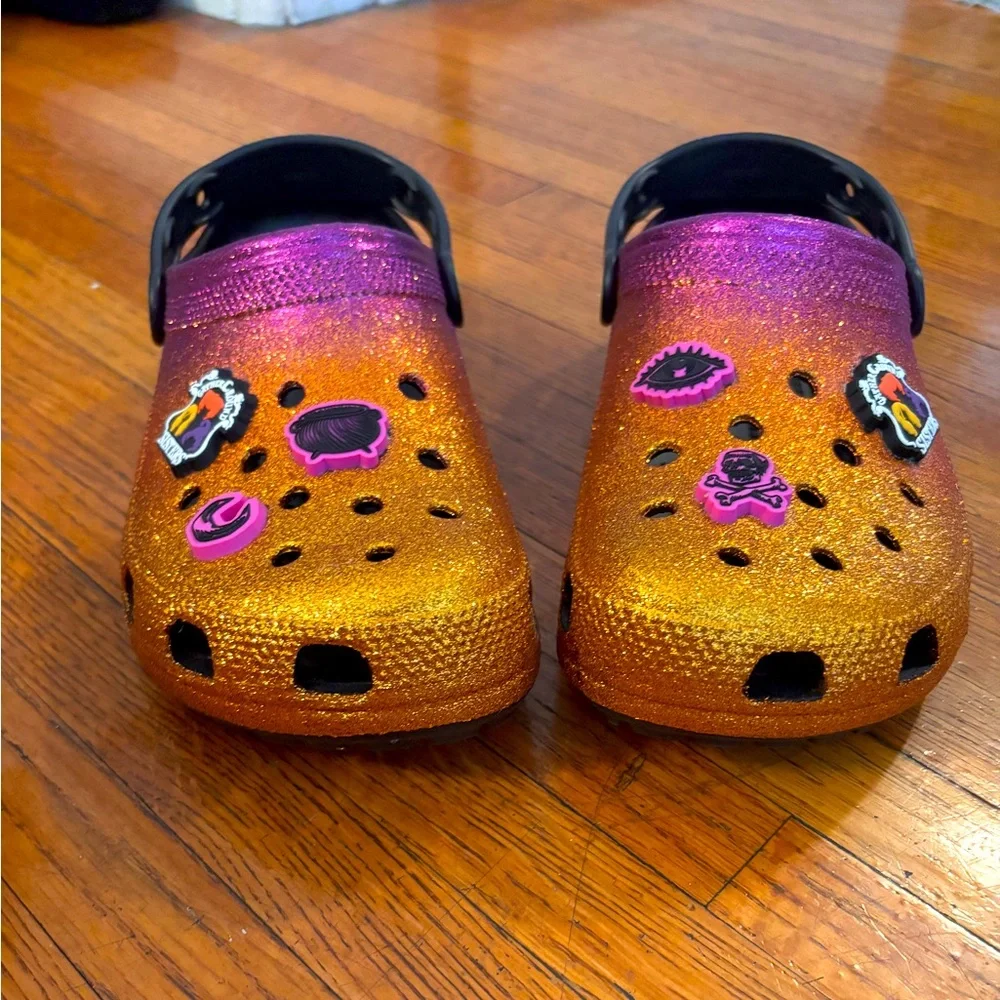 Hocus Pocus Crocs -Size 11 W, 9 M - Picture 2 of 9